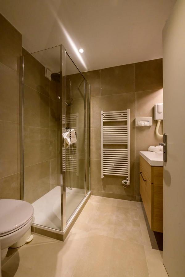 Hotel Aster Restaurant Aux Arcades Briey Екстериор снимка