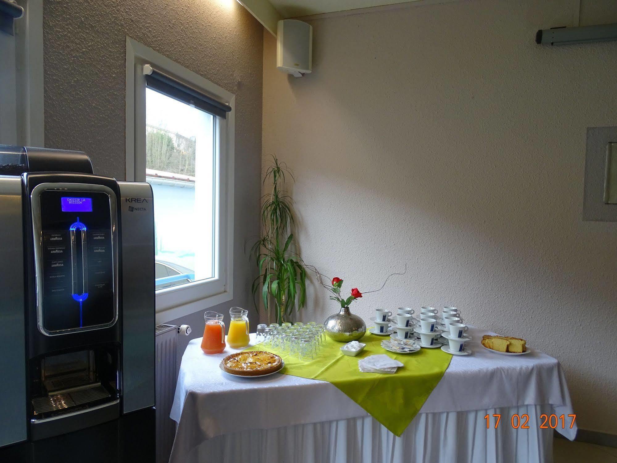 Hotel Aster Restaurant Aux Arcades Briey Екстериор снимка